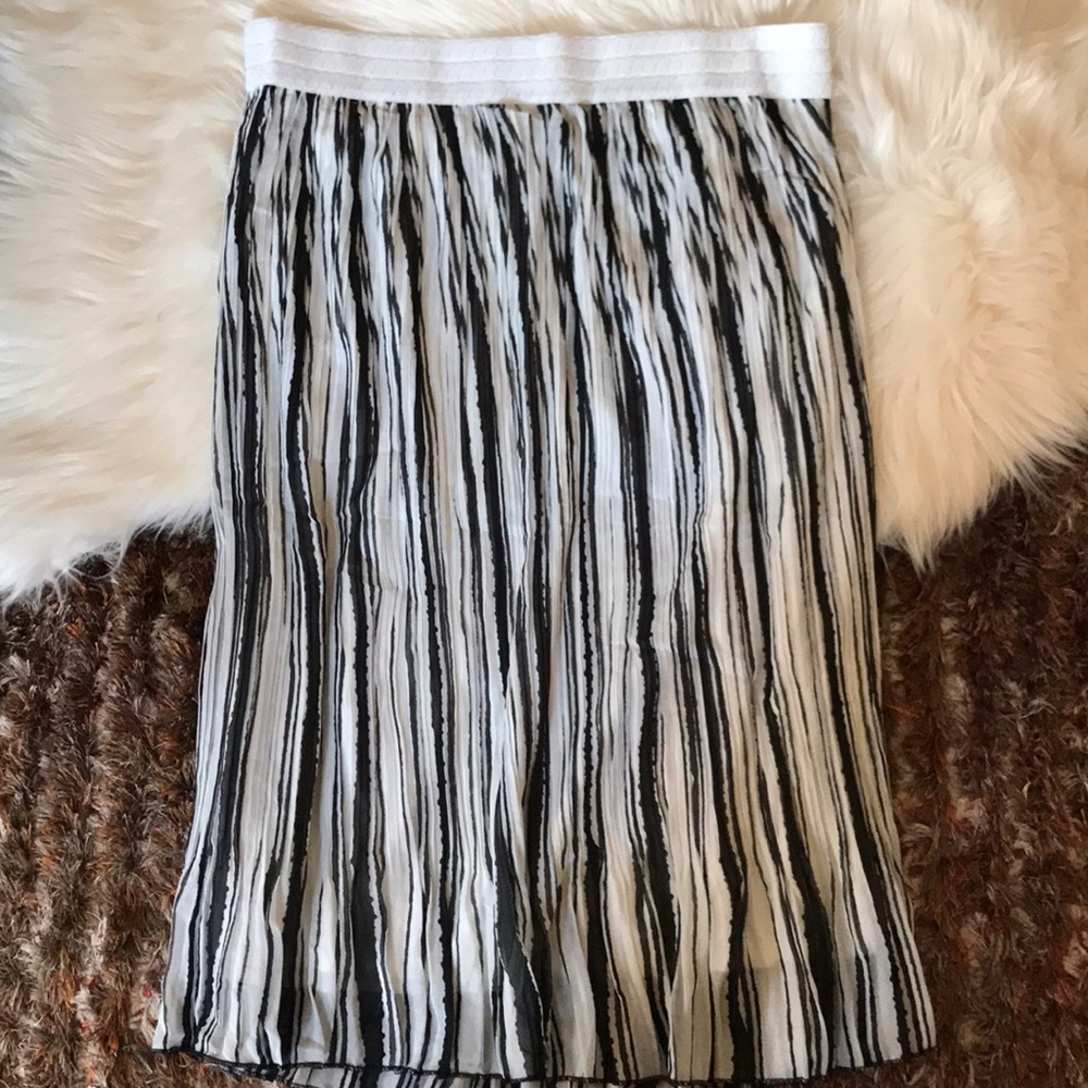 NWT Andi + James black & white skirt size XL